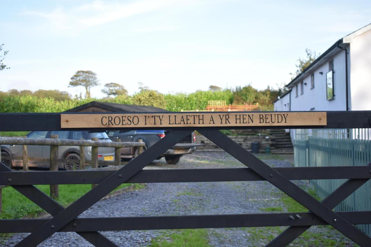 Luxury 2-Bed Barn Conversion In Llansteffan Carmarthen Exterior foto